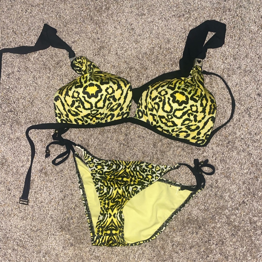 Guess bikini - top L, bottom S